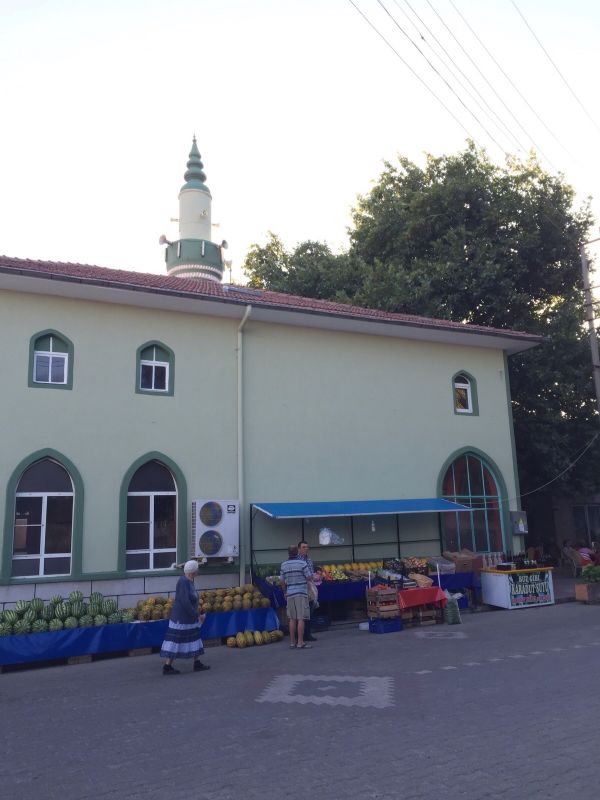 Köy Camii